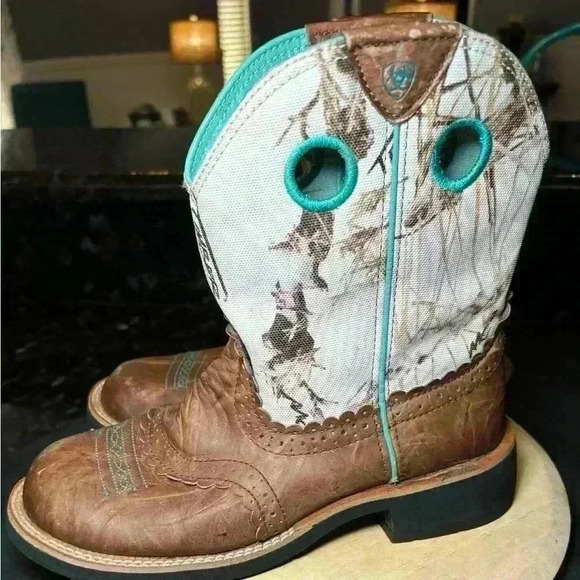 Ariat “Fat Baby” Mid calf cowboy boots; women’s size: 7.5B, mid calf; round toe - Picture 3 of 10